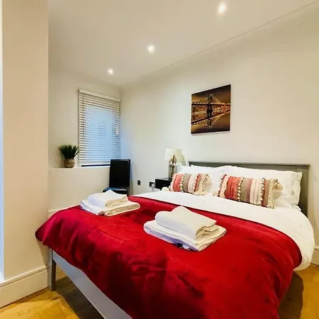 Apartmán Comfy 3-Bed Apartment, Central Bristol, Guests 5, Parking Available, High-Speed Wi-Fi Bristol